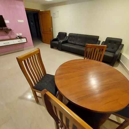Hotel Sree Gokulam Apartments Guruvayur Bagian luar foto