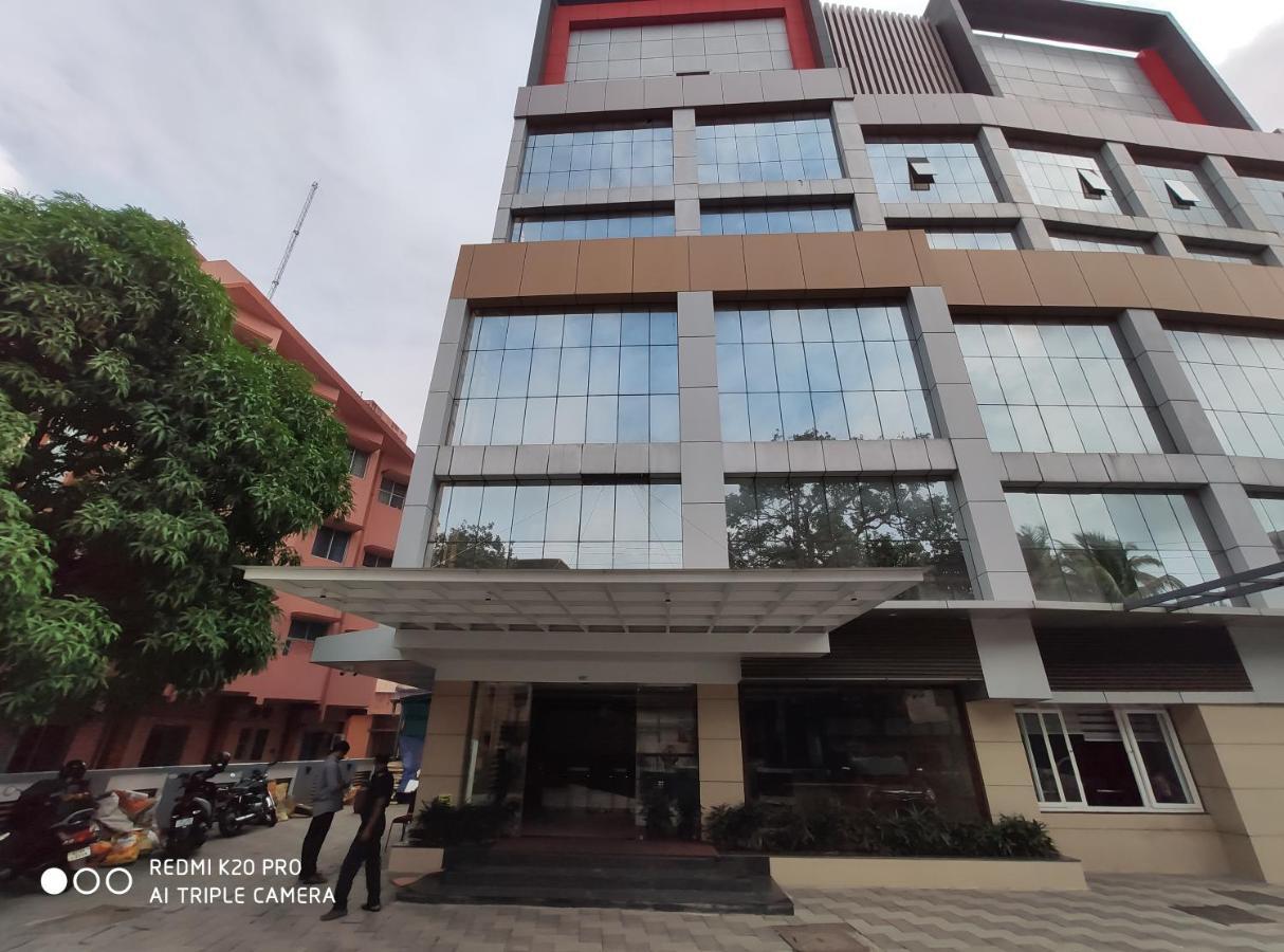 Hotel Sree Gokulam Apartments Guruvayur Bagian luar foto