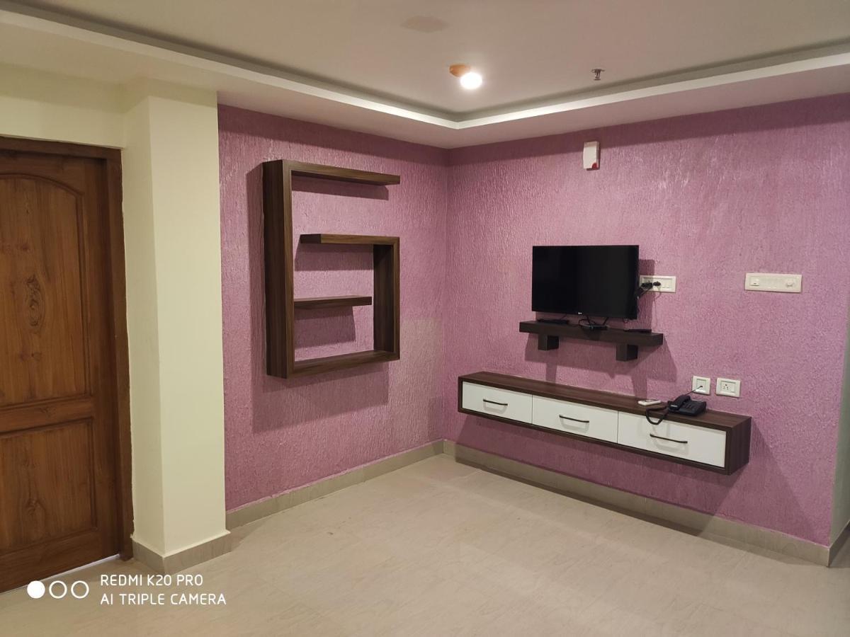 Hotel Sree Gokulam Apartments Guruvayur Bagian luar foto