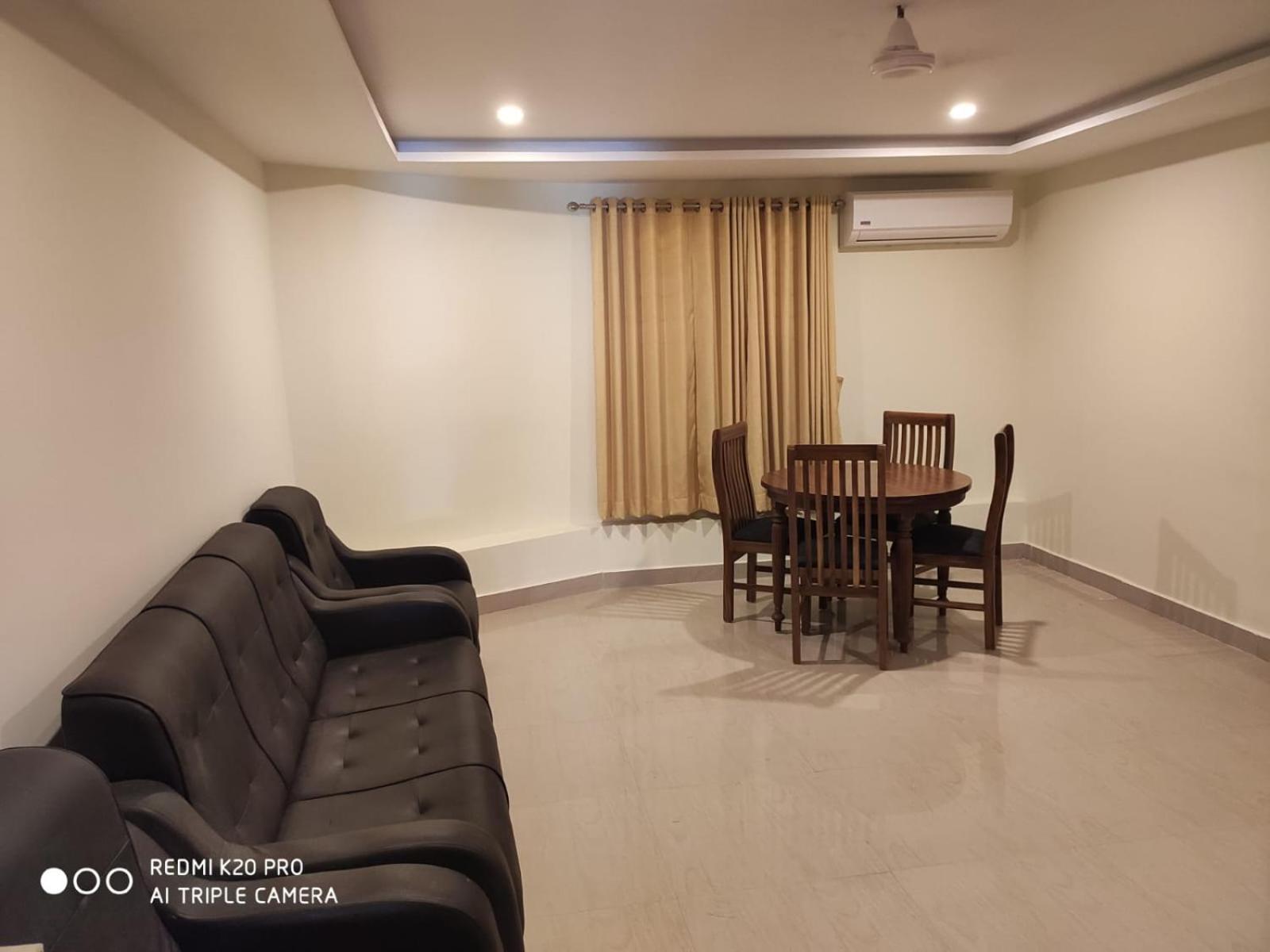 Hotel Sree Gokulam Apartments Guruvayur Bagian luar foto
